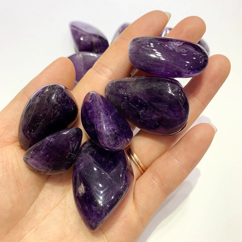 Natural Amethyst Crushed Stone Large Grains Midnightt Light